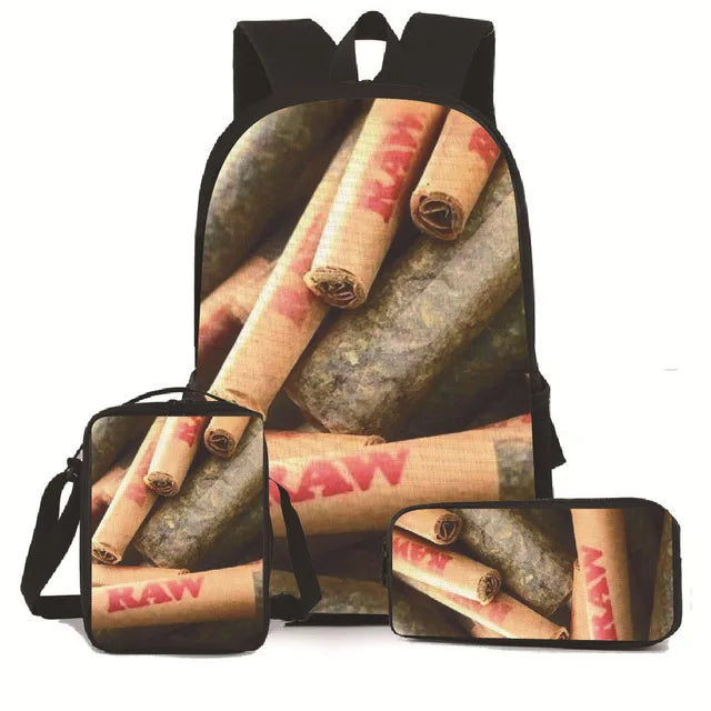 Set creativo de mochila, cartuchera y portador de porros – ¡Estilo y Originalidad en Cada Uso! 🌿🎨

Set perfecto para quienes buscan brillar con su personalidad en cada momento. Incluye bolsas multifuncionales: mochil
