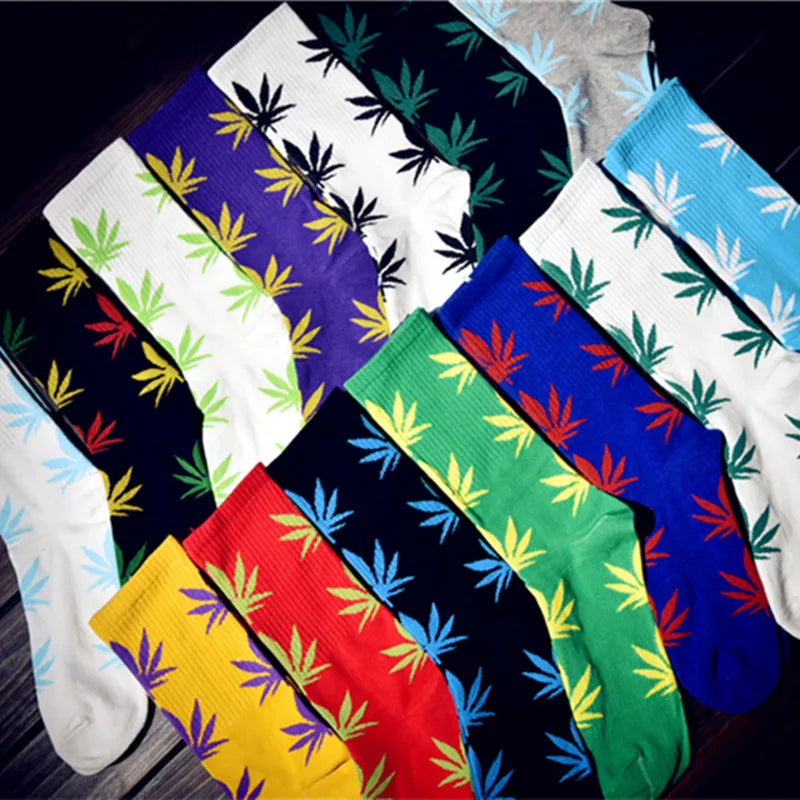 Calcetines Casuales de Algodón Premium – Diseño Único de Hojas de Cannabis y Motivos Naturales

Descubre la combinación perfecta entre estilo, comodidad y calidad con nuestros calcetines casuales unisex, diseñados espe