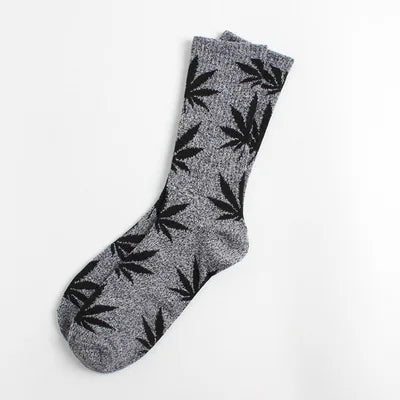 Calcetines Casuales de Algodón Premium – Diseño Único de Hojas de Cannabis y Motivos Naturales

Descubre la combinación perfecta entre estilo, comodidad y calidad con nuestros calcetines casuales unisex, diseñados espe