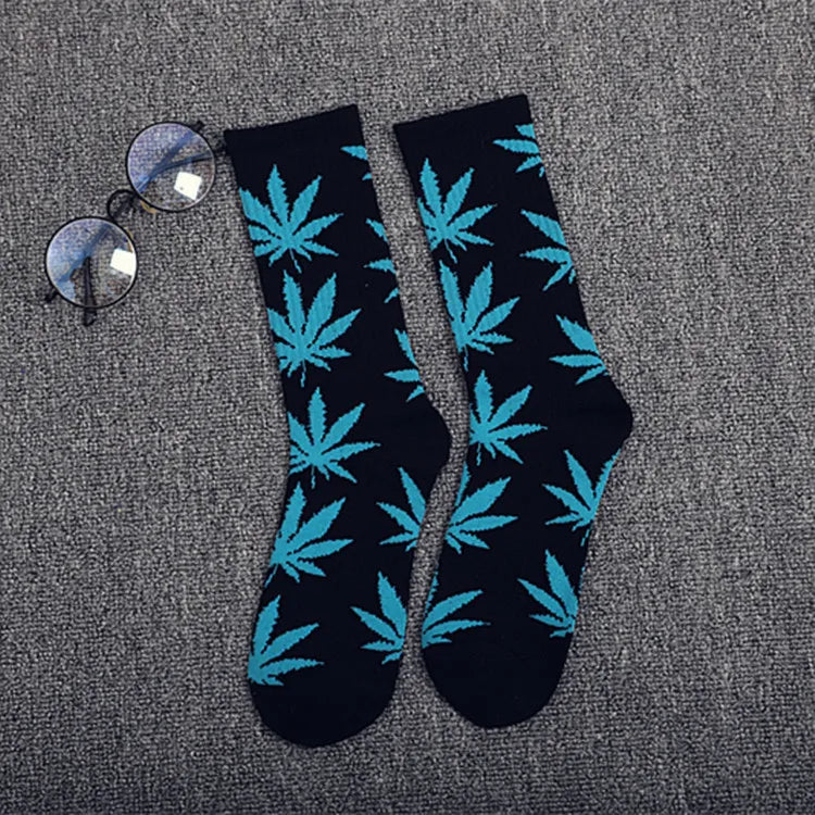 Calcetines Casuales de Algodón Premium – Diseño Único de Hojas de Cannabis y Motivos Naturales

Descubre la combinación perfecta entre estilo, comodidad y calidad con nuestros calcetines casuales unisex, diseñados espe