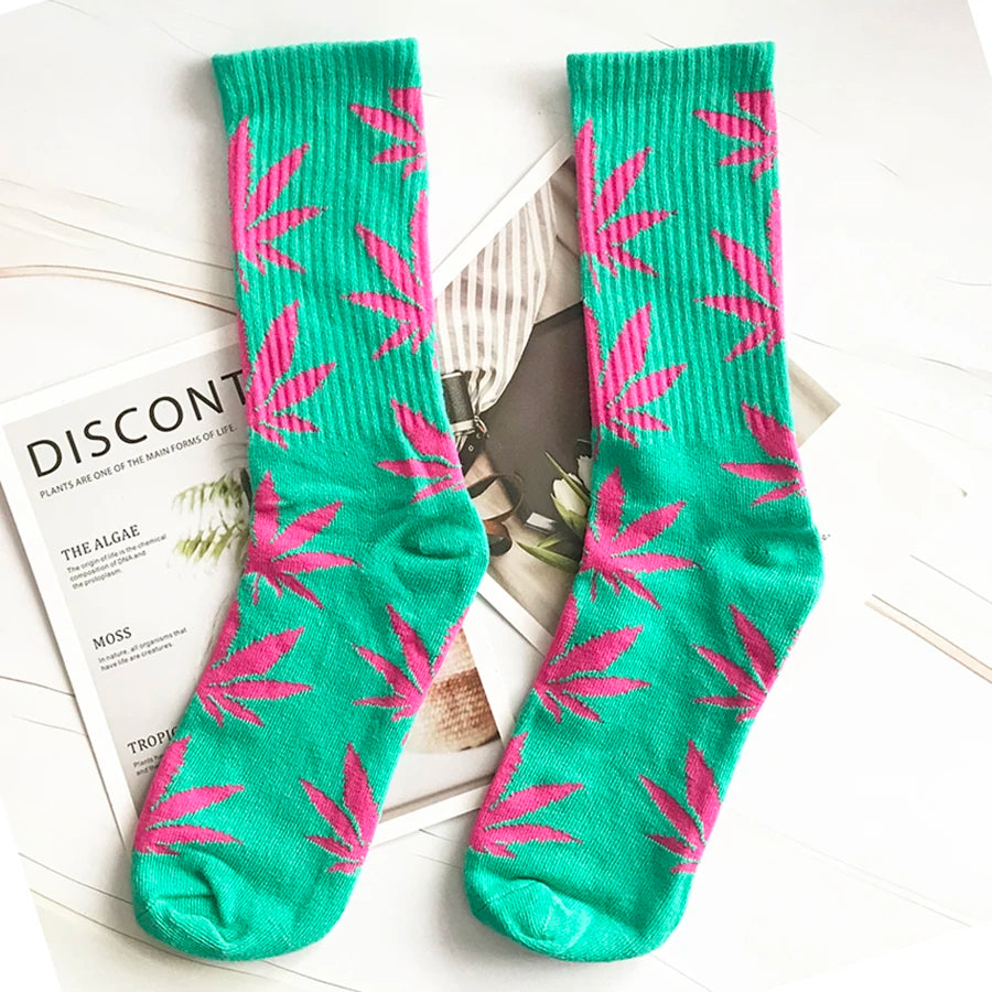 Calcetines Casuales de Algodón Premium – Diseño Único de Hojas de Cannabis y Motivos Naturales

Descubre la combinación perfecta entre estilo, comodidad y calidad con nuestros calcetines casuales unisex, diseñados espe